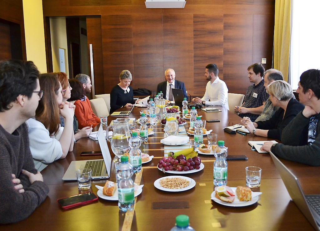Náměstek primátora Zbyněk Pražák na jednání s pražskými kolegy. Foto: René Stejskal   Náměstek primátora Zbyněk Pražák na jednání s pražskými kolegy. Foto: René Stejskal